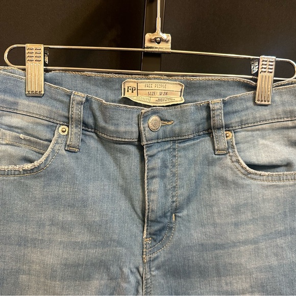 003 - Free People Distressed Cropped Jeans - Picture 3 of 7